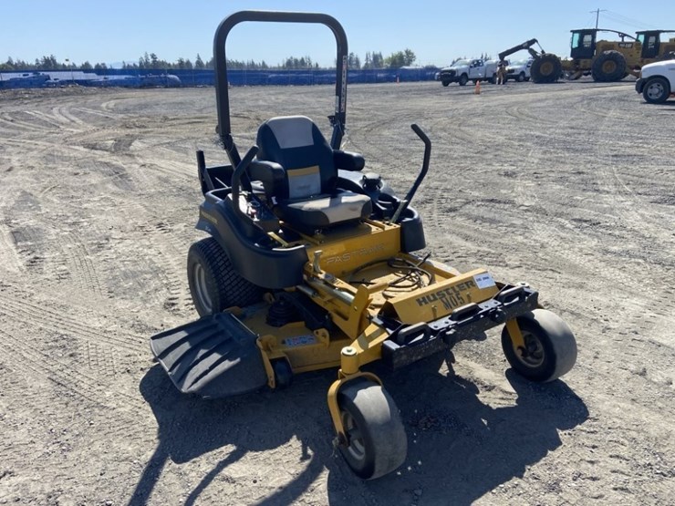 hustler-fastrak-zero-turn-mower-image-7