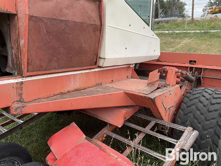 hesston-6600-image-14