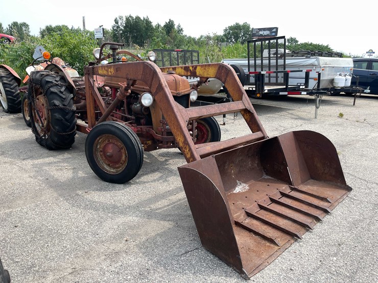 ford-tractor-image-2