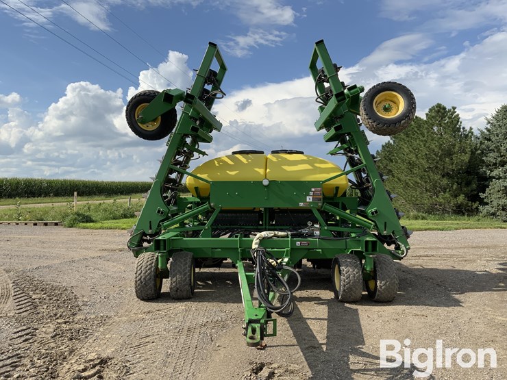 2005-john-deere-1690-ccs-image-2