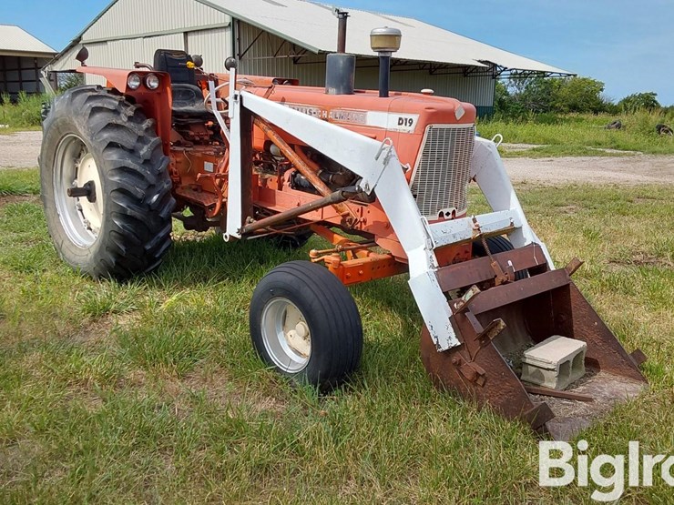1961-allis-chalmers-d19-image-3
