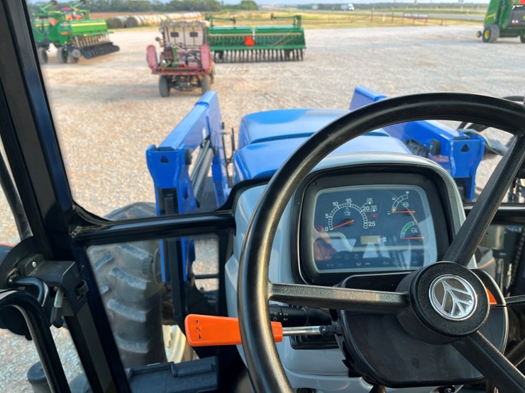 2013-new-holland-ts6.125-image-24