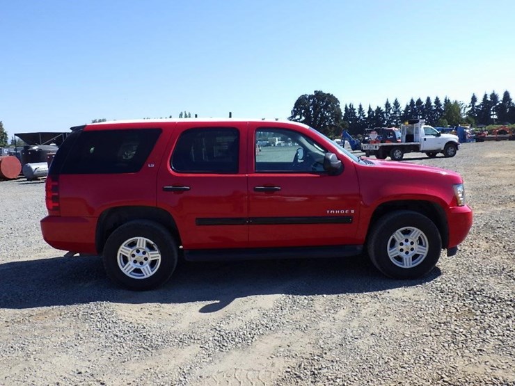 2007-chevrolet-tahoe-image-3