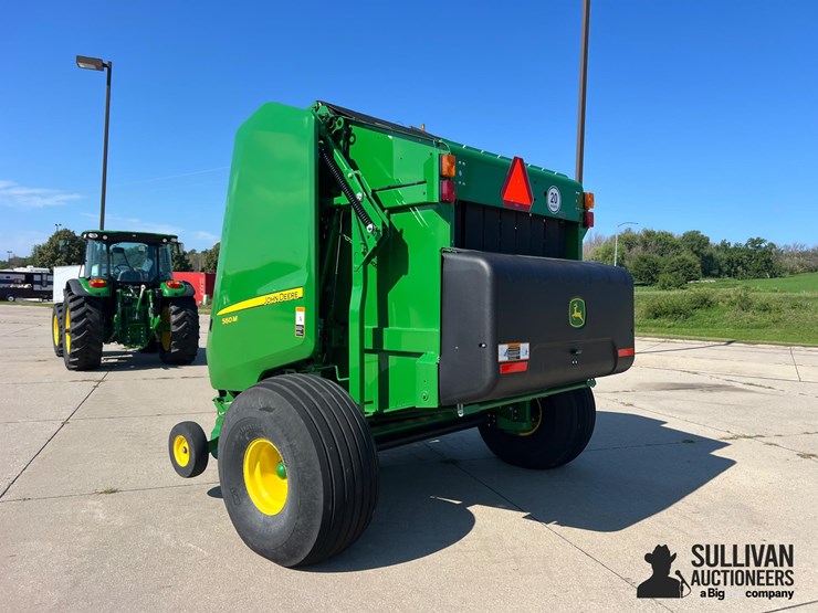 2023-john-deere-560m-image-7