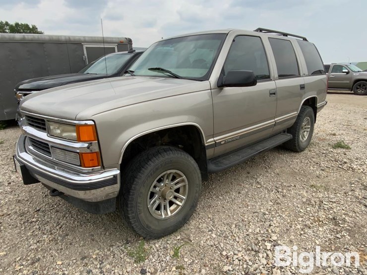 1999-chevrolet-tahoe-image-1