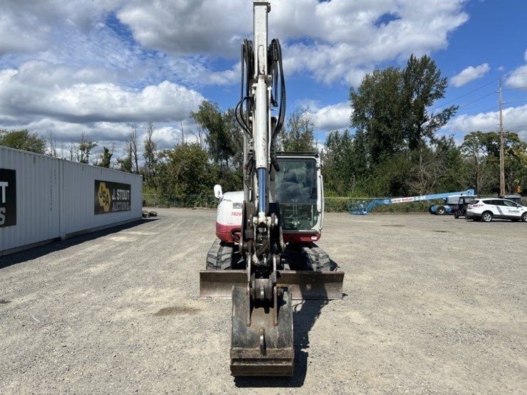 2014-takeuchi-tb285-image-8