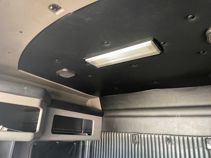 2012-kenworth-t660-image-44