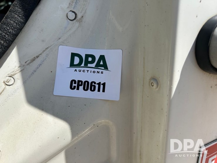 2004-freightliner-columbia-day-cab-truck-(cp0611,-unit-4014)-image-59
