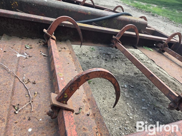farmhand-hydraulic-square-bale-fork-image-9