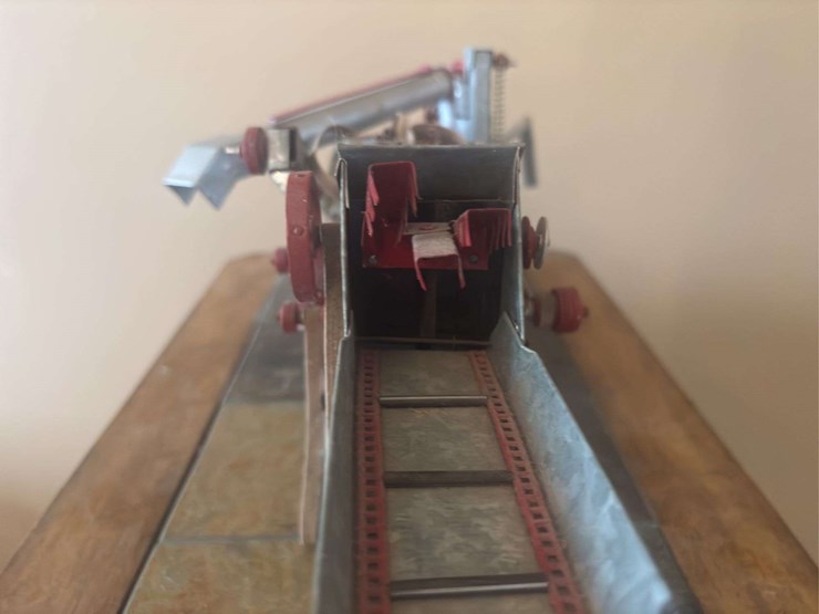 1/16-mccormick-deering-threshing-machine-custom-image-10