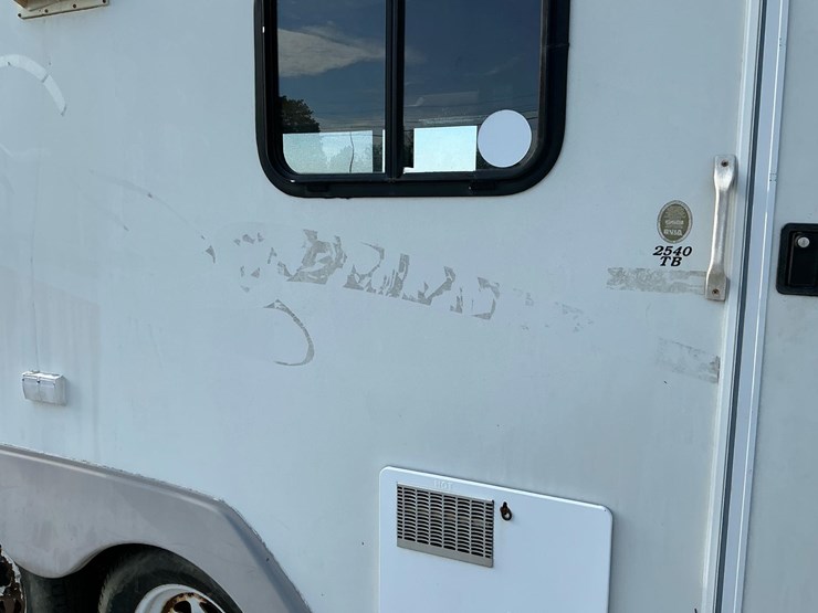 #2252-•-coachmen-futura-2000-travel-trailer*-image-28