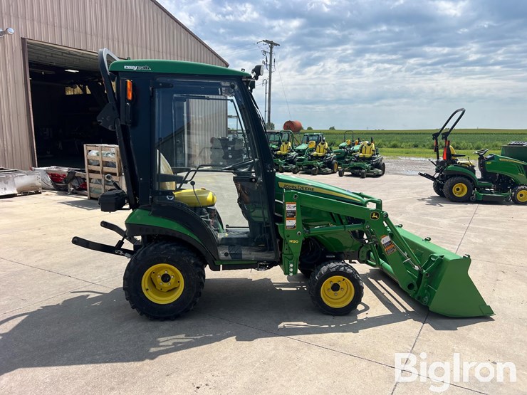 2015-john-deere-1025r-image-4