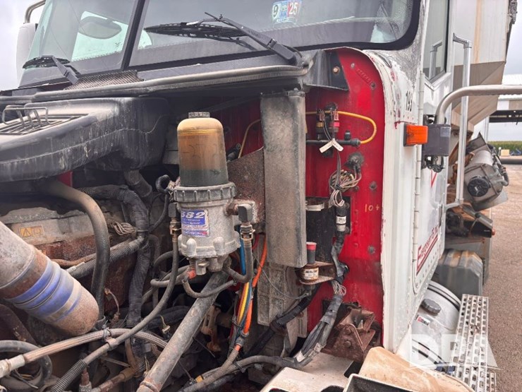 2004-ihc-9400i-dry-tender-truck-(gp11023,-unit-193)-image-65