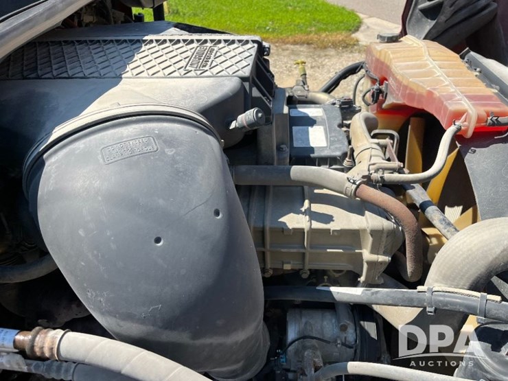 2013-freightliner-cascadia-day-cab-truck-(jn2570,-unit-4038)-image-92