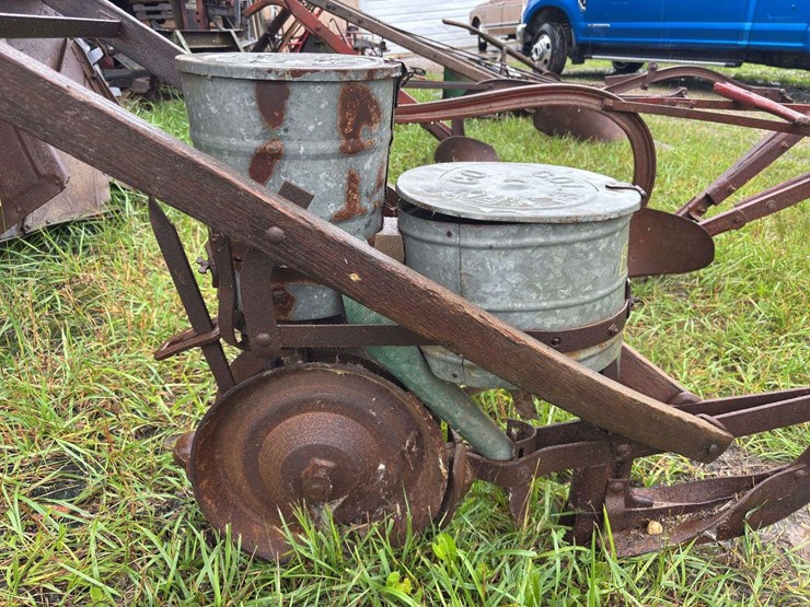 cole-horse-drawn-planter-image-9
