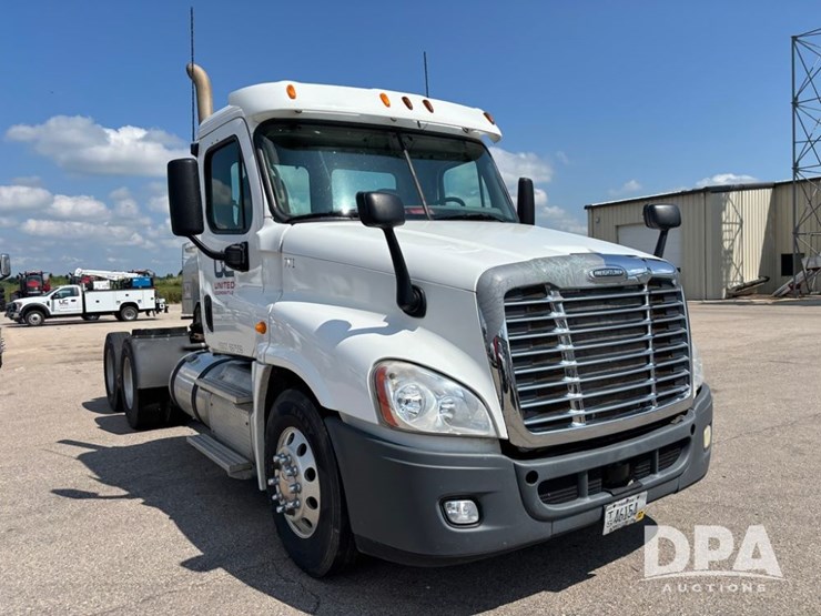 2013-freightliner-truck-(dr11874-unit-771)-image-20