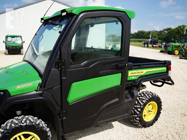 2021-john-deere-gator-xuv-835r-image-9