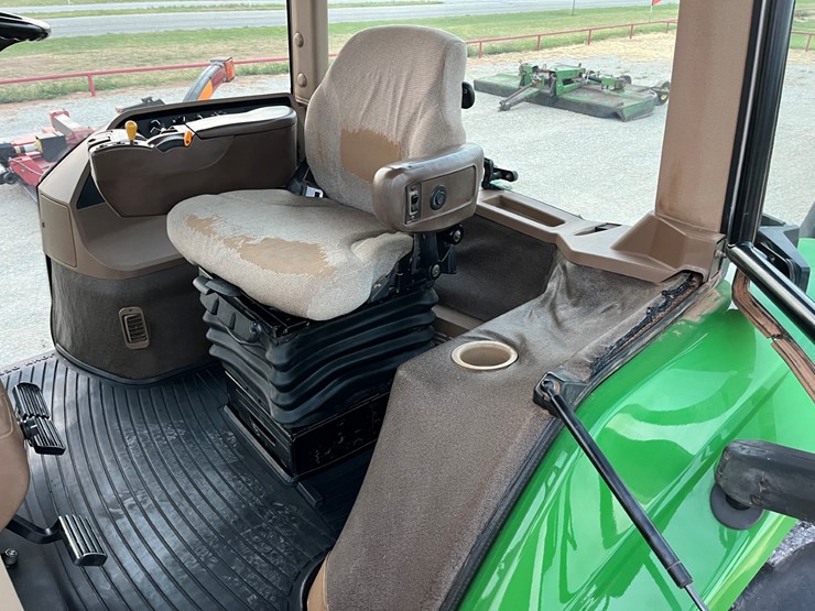 john-deere-8220-image-15