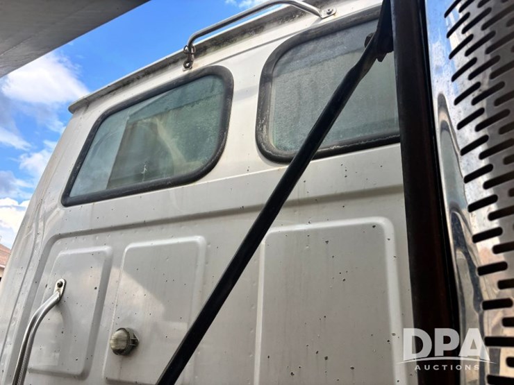 2005-sterling-dry-tender-truck-(gp11242,-unit-111565)-image-59