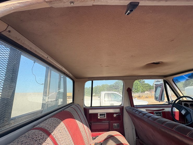 #88-•-#25032-•-1983-gmc-c/k-4x4-t/a-crew-cab-4x4-work-bed-truck-vin:-1gdjk33w0ds511665-image-23
