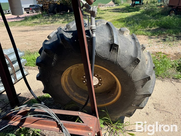 16.9-24-pivot-tire-image-5