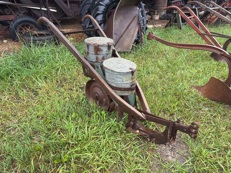 cole-horse-drawn-planter-image-1