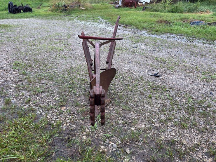 oliver-9”-horse-drawn-plow-image-4