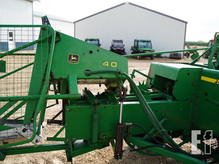 1990-john-deere-328-image-19