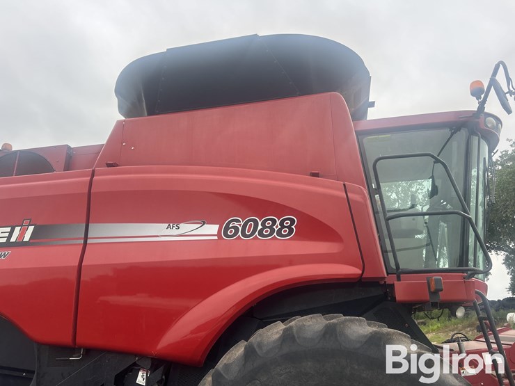 2009-case-ih-6088-image-13