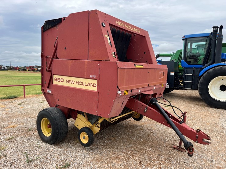 new-holland-660-image-6