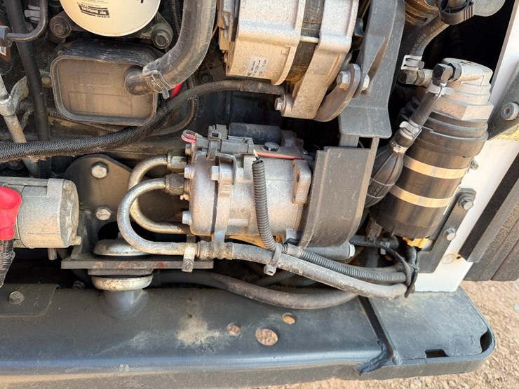2018-bobcat-s770-image-28