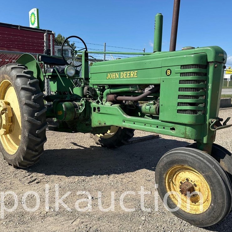 JOHN DEERE B