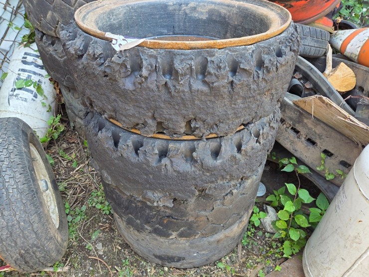 a-group-of-ass't-skidsteer-and-excavator-wheels-image-5