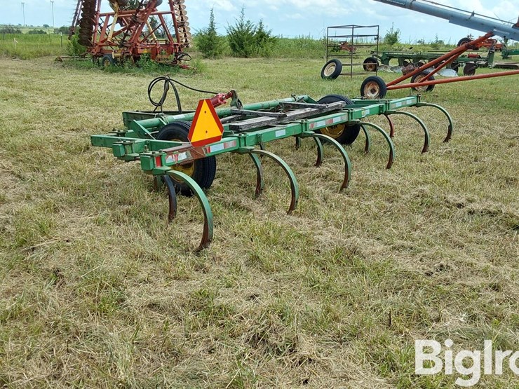 john-deere-100-image-7