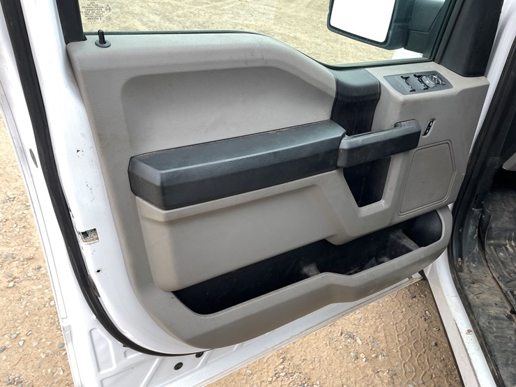 2018-ford-f150-xl-image-22