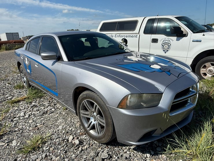 #10-•-#26540-•-2015-dodge-charger-sedan-vin:-2c3cdxat6fh125756-image-2