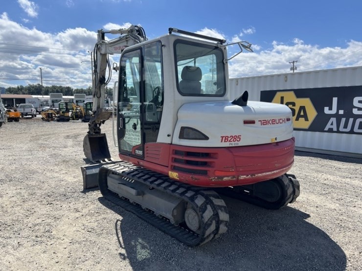 2014-takeuchi-tb285-image-6