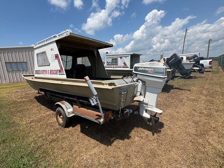#79-•-#25996-•-search-&-rescue-boat-w/40hp-johnson-outboard-motor-&-trailer-image-4