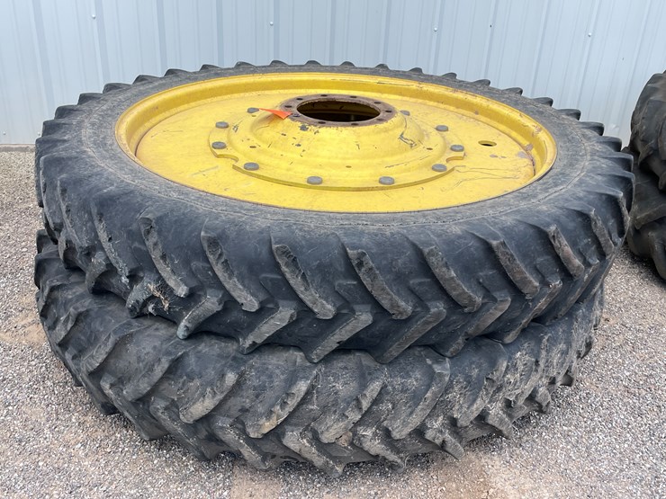 deere-tires-image-1