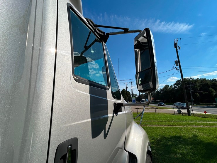 2017-international-prostar-image-56