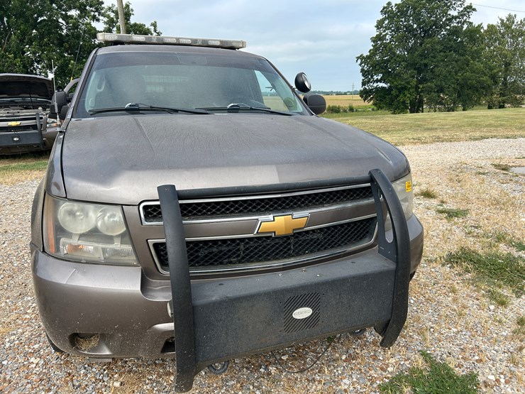 2015-chevrolet-tahoe-image-13
