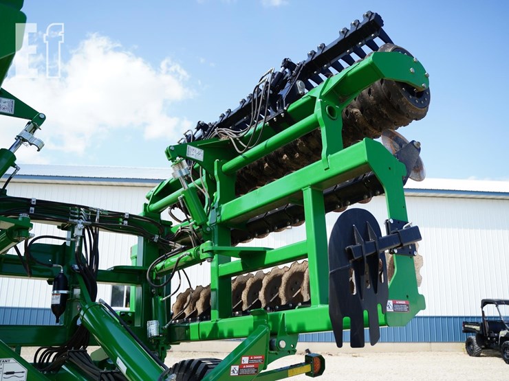 2021-john-deere-2680h-image-14