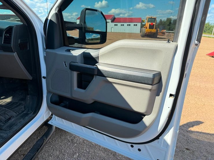 2017-ford-f250-xl-image-37