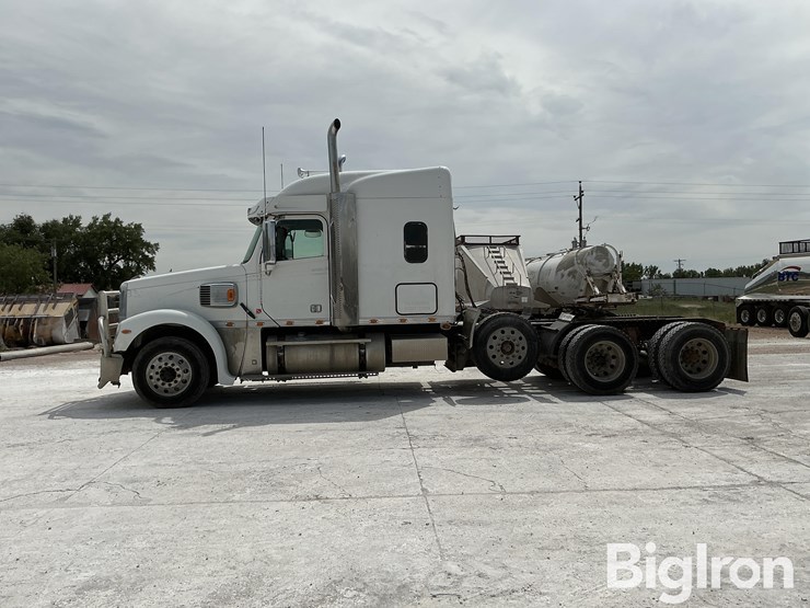 2015-freightliner-coronado-132-image-8