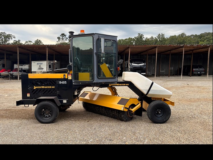 #82-•-#27064-•-2017-laymor-sm-450st-street-sweeper-image-4
