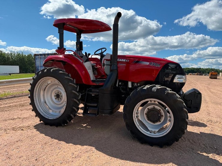 2016-case-ih-farmall-130a-image-3