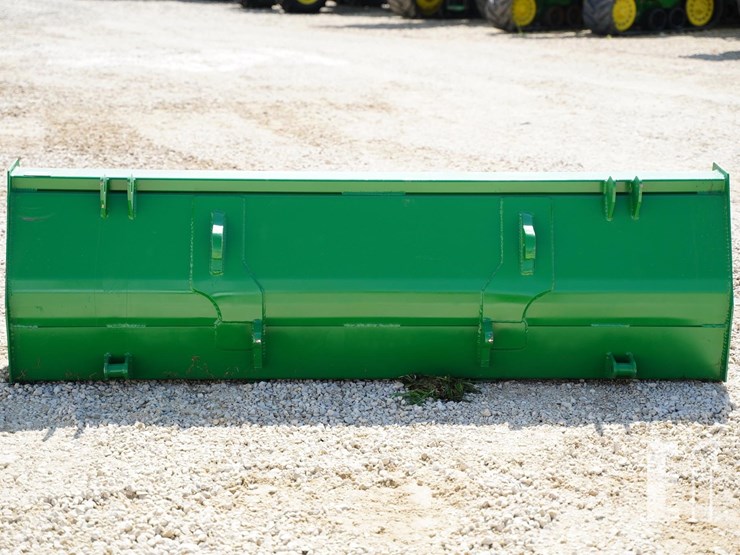 2025-john-deere-640-image-5