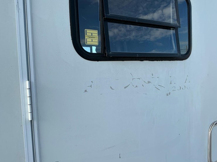 #2252-•-coachmen-futura-2000-travel-trailer*-image-29