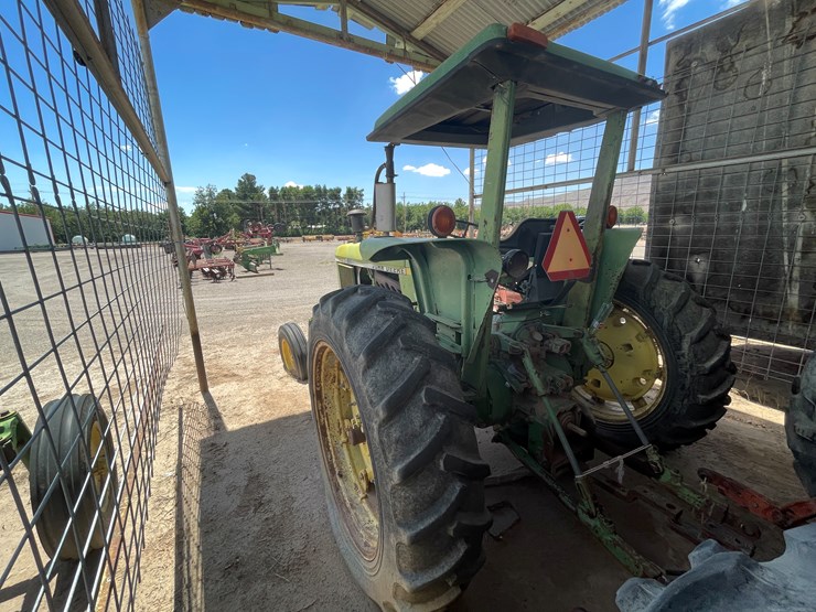 john-deere-2940-image-4