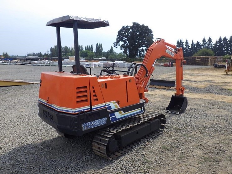 takeuchi-tb250-image-4